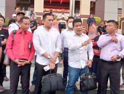 LAHAN SENGKETA DI KAMPUNG PONDOK DESA BABELAN KOTA RAWAN RUSUH LAHAN SENGKETA DI KAMPUNG PONDOK DESA BABELAN KOTA RAWAN RUSUH