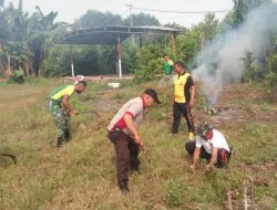Sambut HUT RI Ke-77, TNI-Polri Bersama Warga di Gowa Gelar Kerja Bakti Sambut HUT RI Ke-77, TNI-Polri Bersama Warga di Gowa Gelar Kerja Bakti