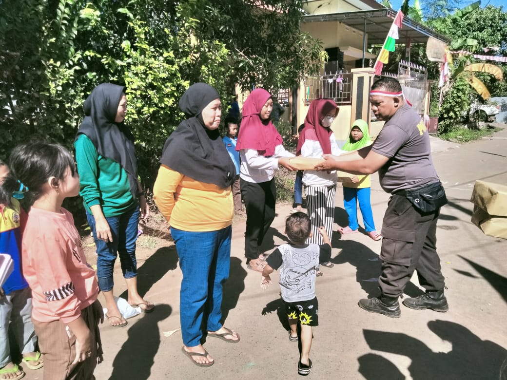 Dekatkan Diri, Bhabinkamtibmas Polsek Bontomarannu Buat Lomba Untuk Warga di HUT RI Ke-77
