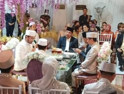 Ustad Da’ ad Latif jadi saksi Nikah Putra Pertama Bupati Way Kanan dr Raden Rachmad Aditya .S.Ked Ustad Da’ ad Latif jadi saksi Nikah Putra Pertama Bupati Way Kanan dr Raden Rachmad Aditya .S.Ked