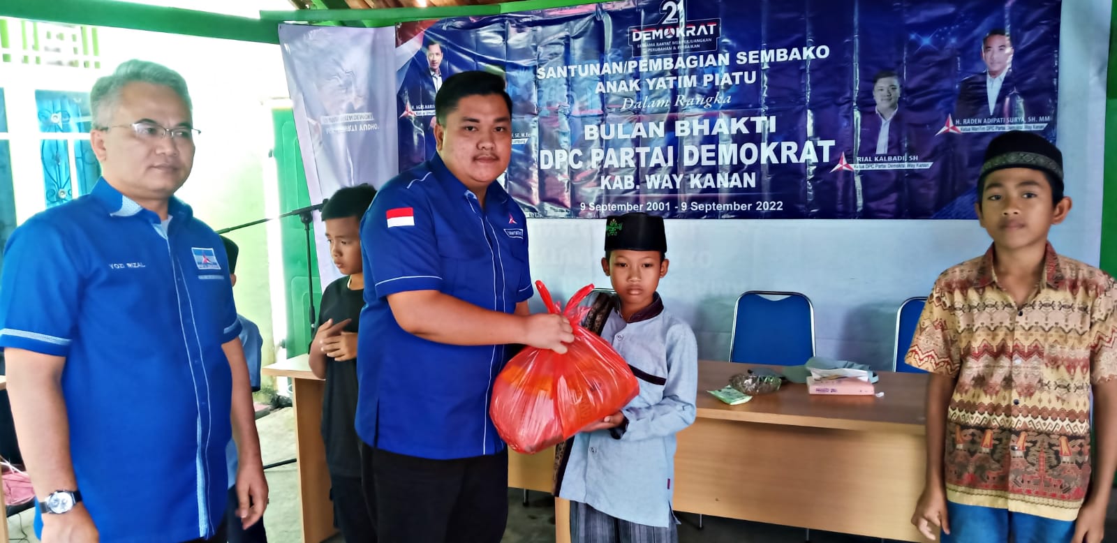 Bulan Bhakti dan Peringati 21 Tahun Partai, DPC Demokrat Way Kanan Santuni Anak Yatim Piatu
