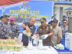 Penemuan 22 Bungkus Narkoba Jenis Sabu Sabu Oleh Lanal Lhokseumawe Di Pantai Seunuddon Aceh Utara Penemuan 22 Bungkus Narkoba Jenis Sabu Sabu Oleh Lanal Lhokseumawe Di Pantai Seunuddon Aceh Utara