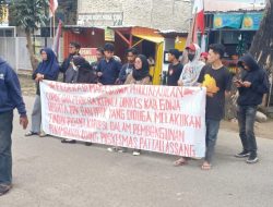 Kapolsek Somba Opu AKP ISMAIL. S. Sos. M.H bersama personil amankan jalannya unjuk rasa oleh Federasi Mahasiswa Peduli Keadilan.” Kapolsek Somba Opu AKP ISMAIL. S. Sos. M.H bersama personil amankan jalannya unjuk rasa oleh Federasi Mahasiswa Peduli Keadilan.”