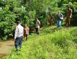 Tenggelamnya Seorang Anak Di Alur Sungai Gampong Ulee Ateung Kecamatan Julok. Tenggelamnya Seorang Anak Di Alur Sungai Gampong Ulee Ateung Kecamatan Julok.