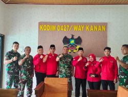 DPC PDI-P Way Kanan Berkunjung sulaturahmi serta Berikan Tumpeng HUT ke-77 diKodim 0427 Way Kanan DPC PDI-P Way Kanan Berkunjung sulaturahmi serta Berikan Tumpeng HUT ke-77 diKodim 0427 Way Kanan