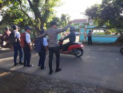 Melalui Strong Poin Titip Pesan Ke Pengendara, Bripka Nurhadi: Jadilah Pelopor Keselamatan Berlalu Lintas Melalui Strong Poin Titip Pesan Ke Pengendara, Bripka Nurhadi: Jadilah Pelopor Keselamatan Berlalu Lintas