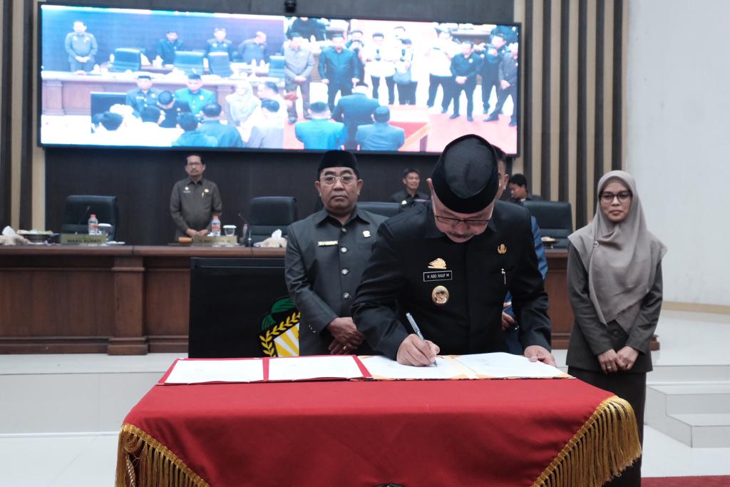 APBD Kabupaten Gowa 2023 Ditetapkan, Wabup Gowa Apresiasi Kinerja Banggar dan TAPD