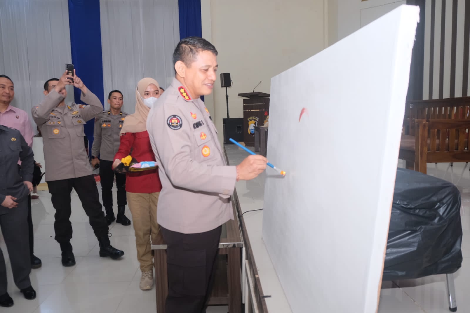 Peduli kaum difabel Polda Sulsel gelar  Police ART festival 2022