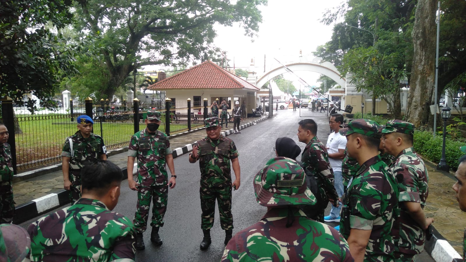 Brigjen TNI Tatang Subarna Tinjau Persiapan Akhir Tempat Gebyar Expo UMKM Banten Dan Pameran Alutsista