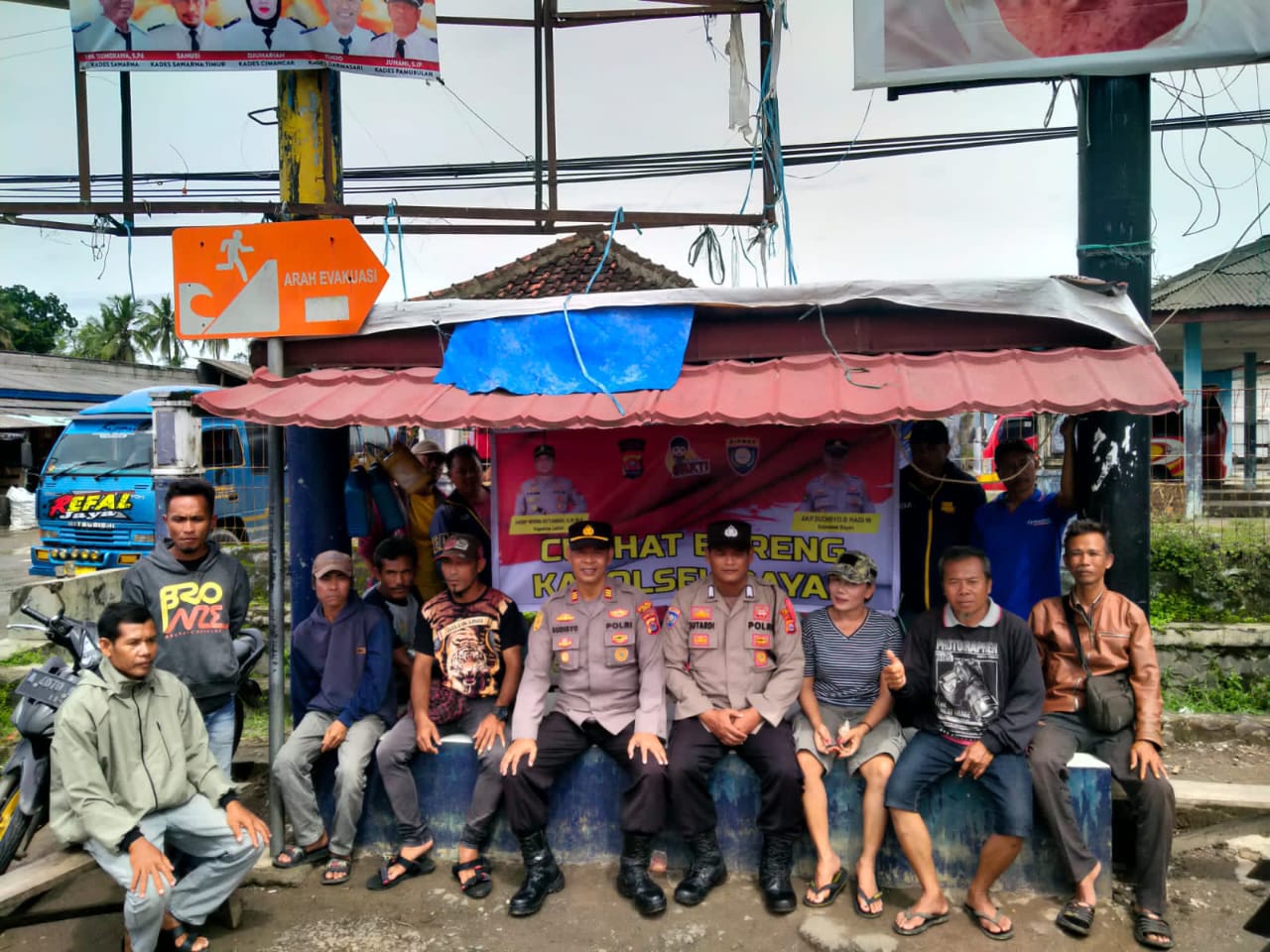 Jum’at Curhat Ini Cara Kapolsek Bayah Polres Lebak Dengar Keluhan Warga Masyarakat Kecamatan Bayah