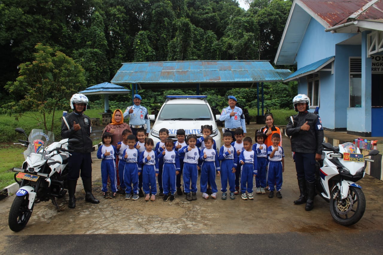 Pengenalan profesi Pomau dan pengenalan berlalu lintas 