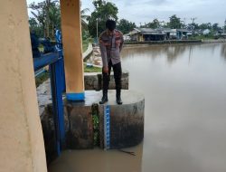 Antisipasi Curah hujan yang tinggi Personil Polsek Warunggunung Polres Lebak Melaksanakan pengecekan Debit Air di situ Cilembun. Antisipasi Curah hujan yang tinggi Personil Polsek Warunggunung Polres Lebak Melaksanakan pengecekan Debit Air di situ Cilembun.