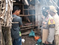 Polsek Kasui Datangi TKP Penemuan Mayat Seorang Pria di Dalam Gubuk