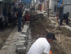 Proyek Pemasangan Paving Blok Oleh Dinas PU Di Jalan Sabutung Baru Kel. Cambaberua Kec. Ujung Tanah Mendapat Pengawasan Ketat.