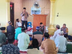 Polsek Polongbangkeng Utara, Polres Takalar melaksanakan kegiatan Jumat Curhat di mesjid Ma’rifah, di Dusun Lassang, Desa Towata