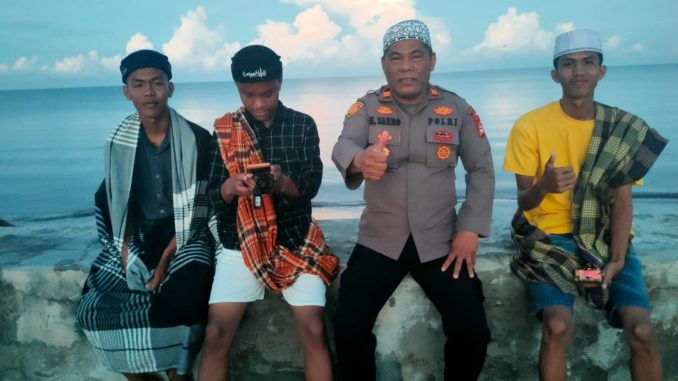 Kapolsek Marbo Memimpin Langsung Pengamanan Malam Pertama Tarwih Sekaligus Pencegahan Balapan Liar