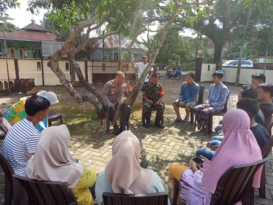 Kapolsek Marbo Dengar Keluhan Warga Lengkese Melalui Giat Bertajuk “Jumat Curhat”,