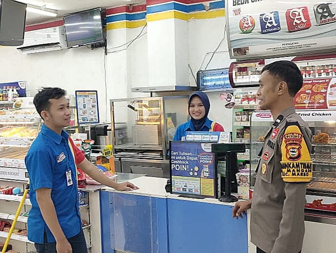 Patroli di Mini Market, Upaya Polsek Marbo Cegah Gangguan Kamtibmas di Malam Hari  Star7 Tv -Takalar-