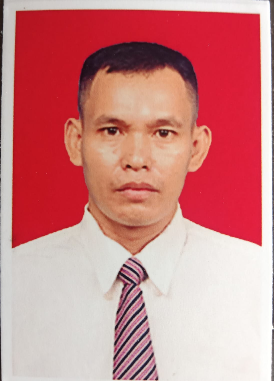 Jaka Daftarkan Diri Sebagai Bakal Calon Kepala Desa Benteng Di Dampingi Beberapa Tim Kemenangan