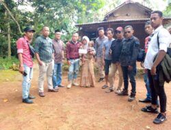 Forwal Dan Aliansi Aktivis Lebak Laksanakan Bakti Sosial Untuk Intan Yang Menderita Penyakit Tumor Di Mata