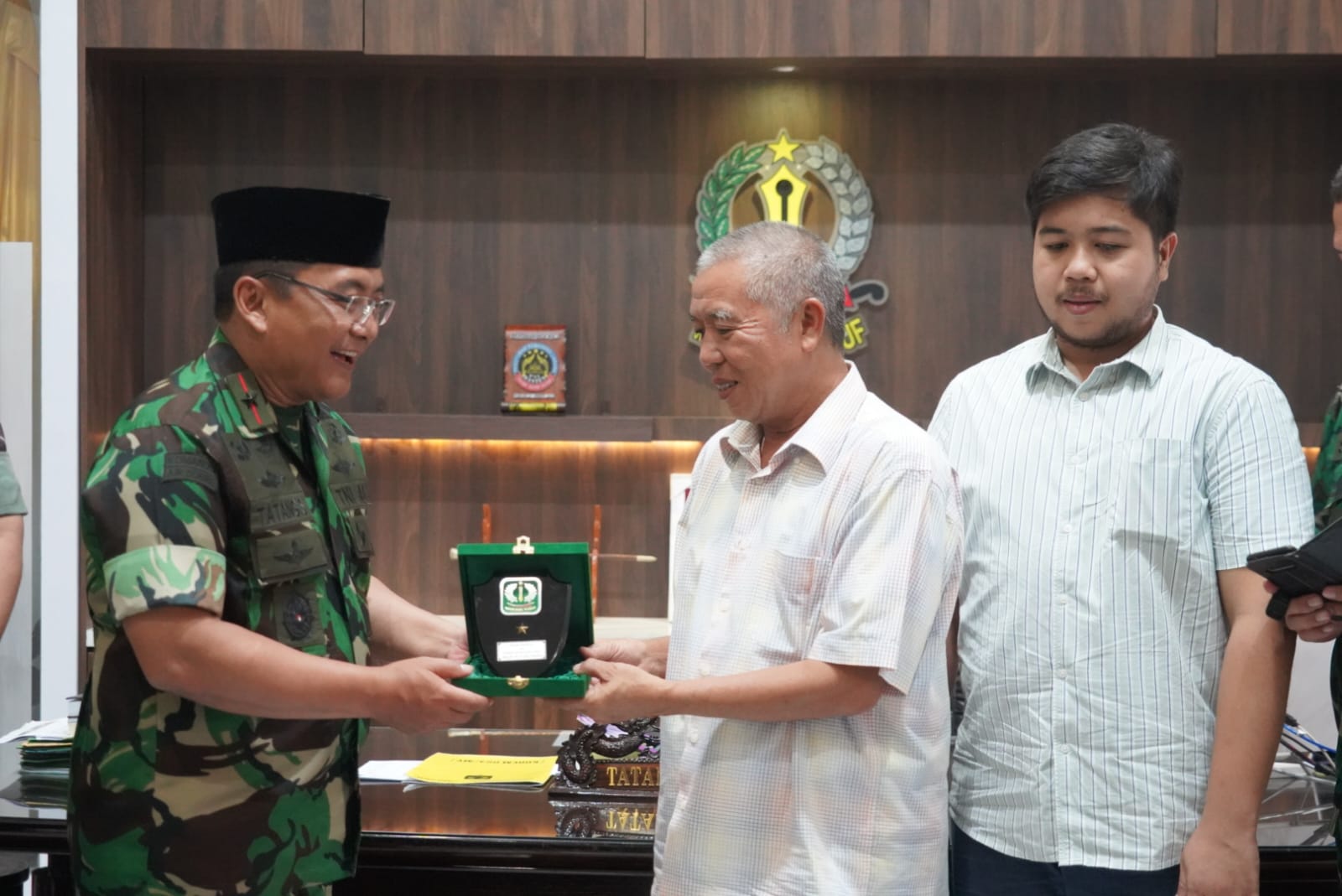 Penuh Kehangatan, Danrem 064/MY Terima Kunjungan H. Buntara Pemilik Tambak Udang PT UKSMA