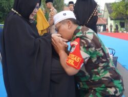 Momen Danrem 064/MY Sungkem Kepada Ibunda Disaat Hari Raya Idul Adha 1444 H