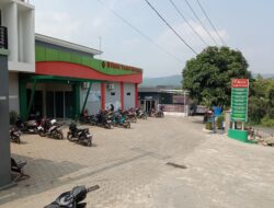 Diduga Buruknya Pelayanaan Klinik Tanti Kirana Di Desa Ciminyak 
