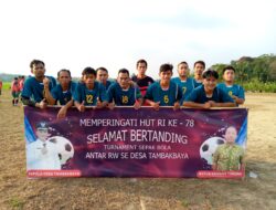 Penyelenggara kades Di kepanitiaan Oleh karang Taruna Karya Bersama Desa Tambakbaya