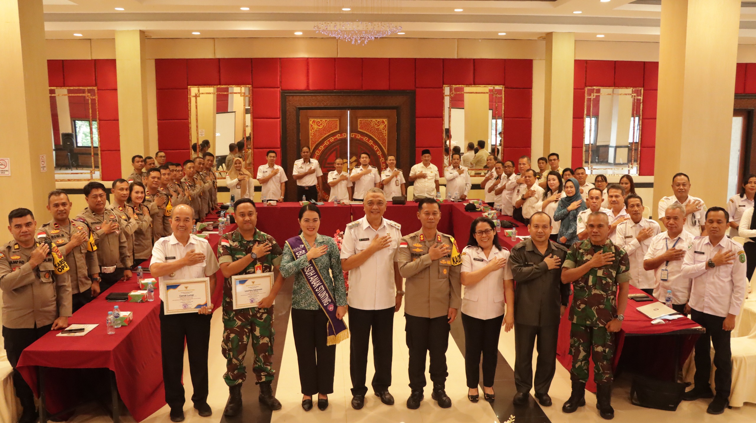 Kapolres Bengkayang Hadiri Rakor Sinergitas Implementasi Tim Percepatan Penurunan Stunting dan Pengukuhan Bapak / Bunda Asih Anak Stunting Kabupaten Bengkayang