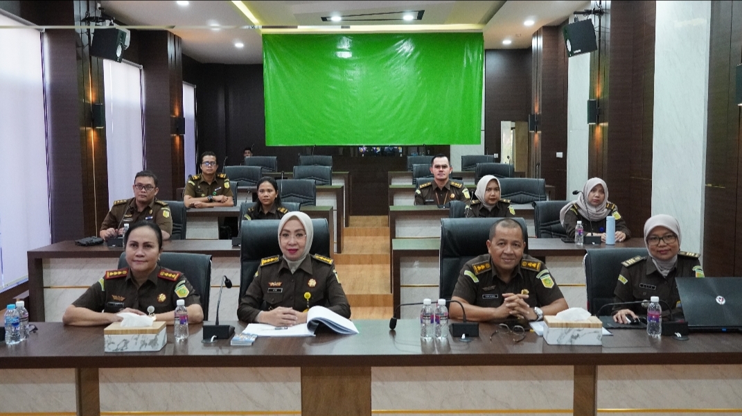 JAJARAN KEJATI KEPRI DAN KEJARI TANJUNGPINANG IKUTI PENYAMPAIAN HASIL SURVEY SPAK, SPKP DAN SKM