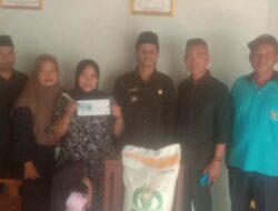 Desa Cirangkong Kec. petir Bagikan Bansos Tahap Akhir.