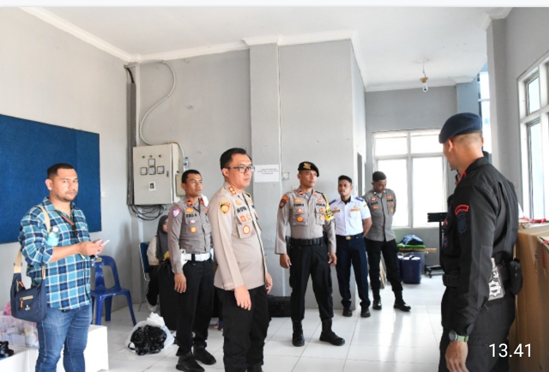 Pastikan Debat Paslon Bupati/Wakil Bupati Berjalan Lancar dan Aman, Kapolres Aceh Timur Turun Langsung Cek Lokasi