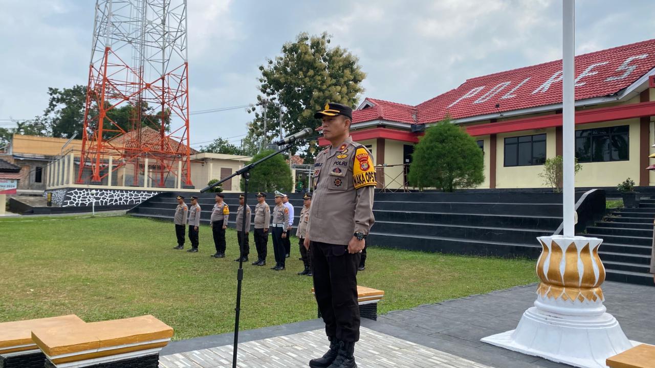 ﻿Apel Jam Pimpinan, Wakapolres Way Kanan Beri Peringatan Keras Hindari Judol.