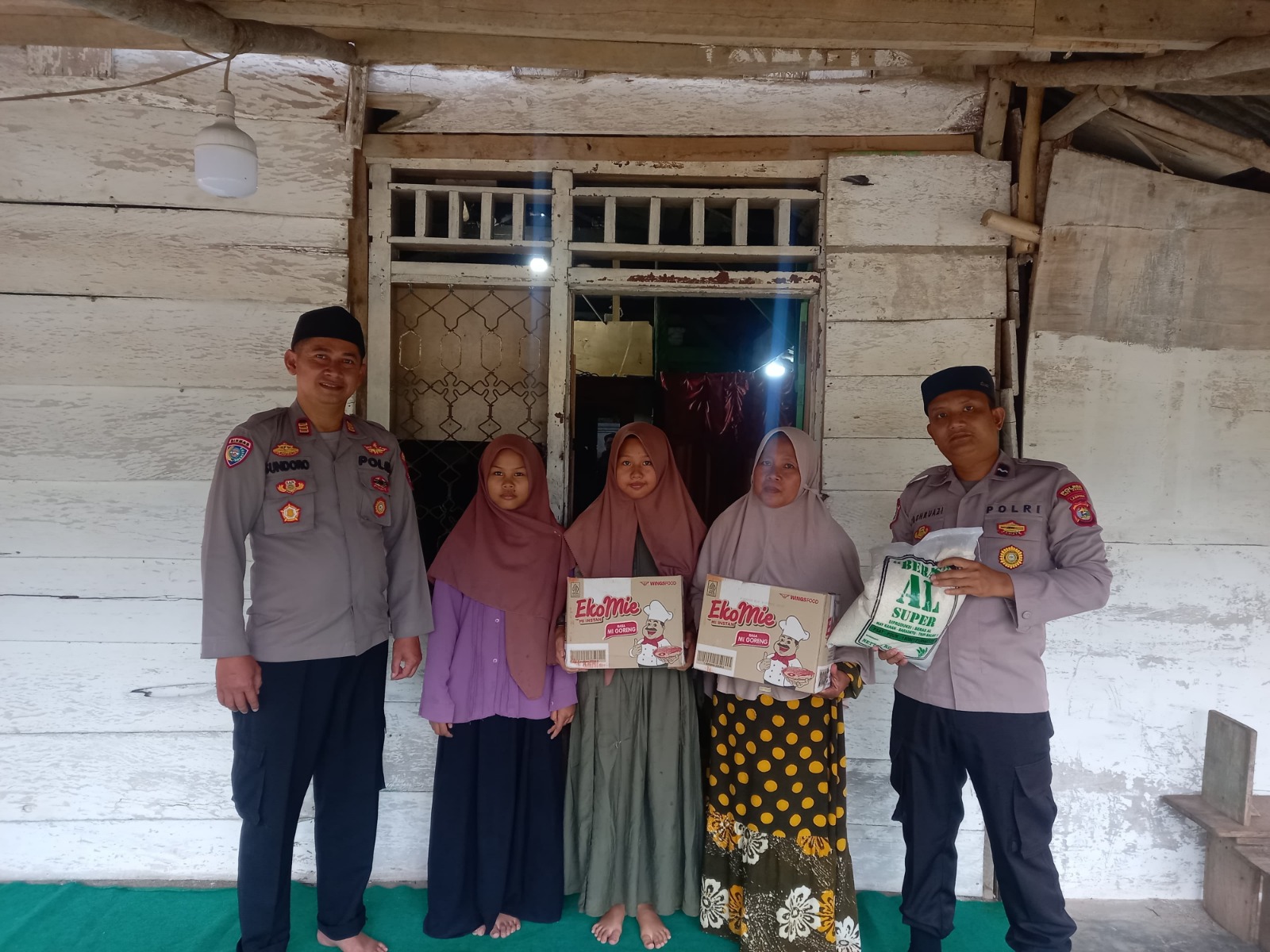 Semarak Ramadhan, Polres Way Kanan Berikan Tali Asih Kepada Anak Yatim di Ponpes Raudatusolihin 6