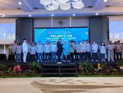 Zulmansyah Lantik Pengurus PWI Kepri, Batam, dan IKWI Kepri: Wartawan Harus Pegang Teguh Kode Etik Zulmansyah Lantik Pengurus PWI Kepri, Batam, dan IKWI Kepri: Wartawan Harus Pegang Teguh Kode Etik