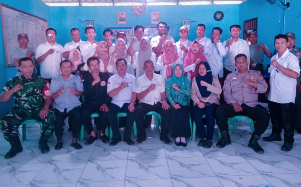 Kepala Kampung Kota Way Kecamatan Kasui Salurkan BLT DD