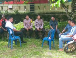 Jum’at Curhat, Polsek Blambangan Umpu Sosialisasi Layanan 110 di Kampung Brata Yudha