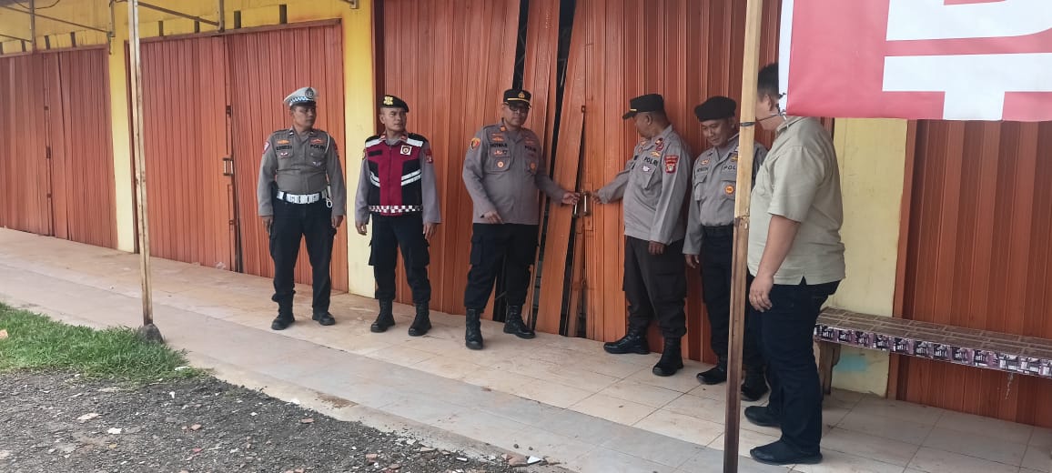 Ciptakan Lingkungan Aman dan Damai Dari Peredaran Obat Tramadol, Kapolsek Serang Baru Beserta Anggota Melaksanakan Patroli Kewilayahan