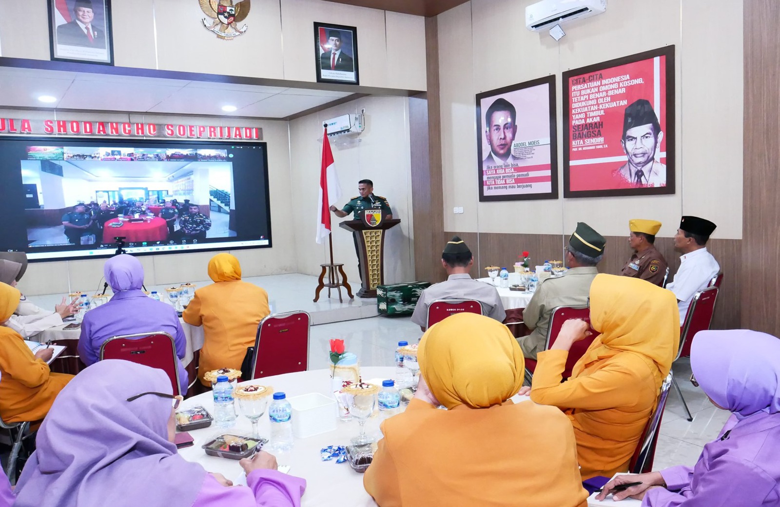Zoom Meeting Virtual Nasional Eratkan Komunikasi Dan Silaturahmi Keluarga Besar TNI Blitar Raya