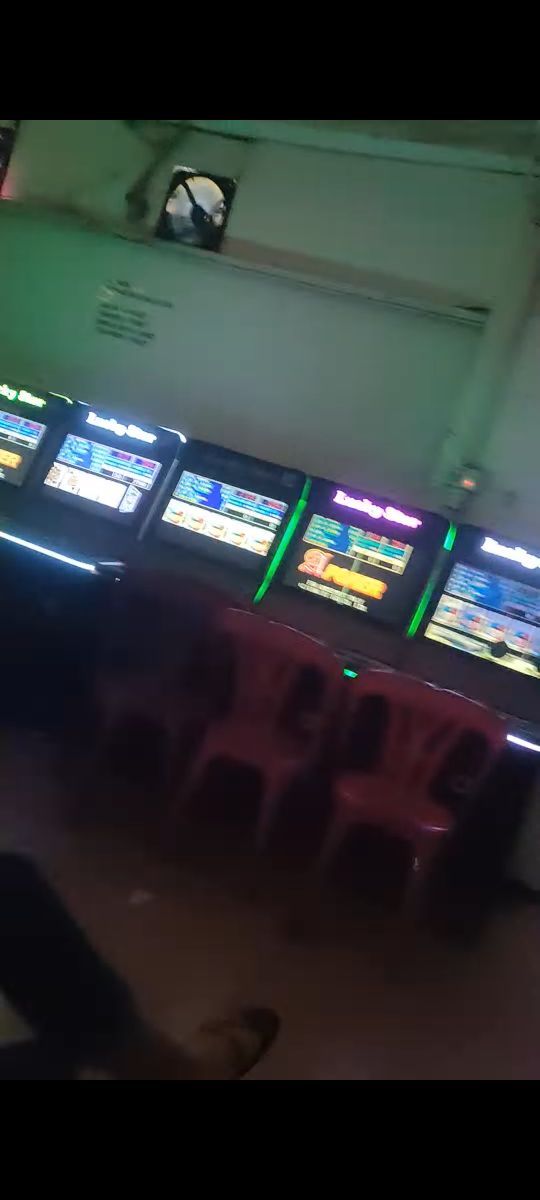 Gelanggang Permainan MAX ZONE Di Duga Sarang Perjudian.