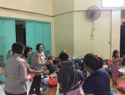 Ditpamobvit Polda Metro Jaya Salurkan 300 Paket Makanan Untuk Warga Terdampak Banjir Di Makasar Jaktim