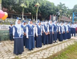 Hari pertama Masuk Sekolah SMP Negeri Sukorambi Gelar Upacara Dan Pelepasan Balon