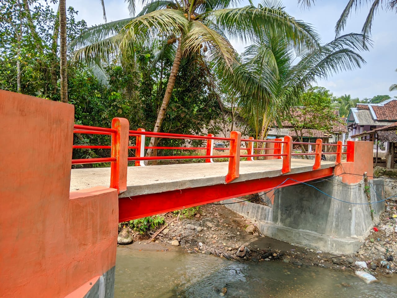 Pembangunan Jembatan Gelagar Besi di Kampung Cimuli Hilir, Mekarmanik: Akses Warga Kini Lebih Lancar