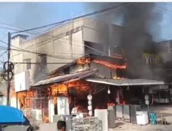 Diduga Akibat Puntung Rokok Penyebab Kebakaran di Idi, INAFIS Satreskrim Polres Aceh Timur Lakukan Olah TKP Diduga Akibat Puntung Rokok Penyebab Kebakaran di Idi, INAFIS Satreskrim Polres Aceh Timur Lakukan Olah TKP