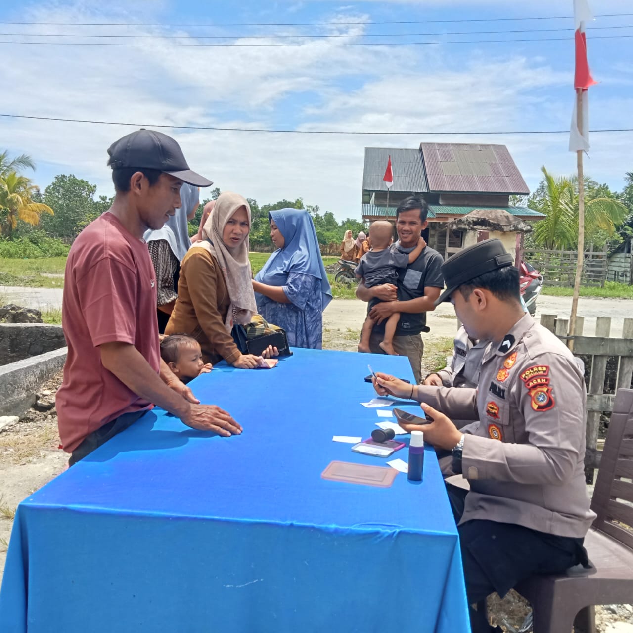 POLRES SIMEULUE GELAR OPERASI GERAKAN PANGAN MURAH DI KECAMATAN ALAFAN