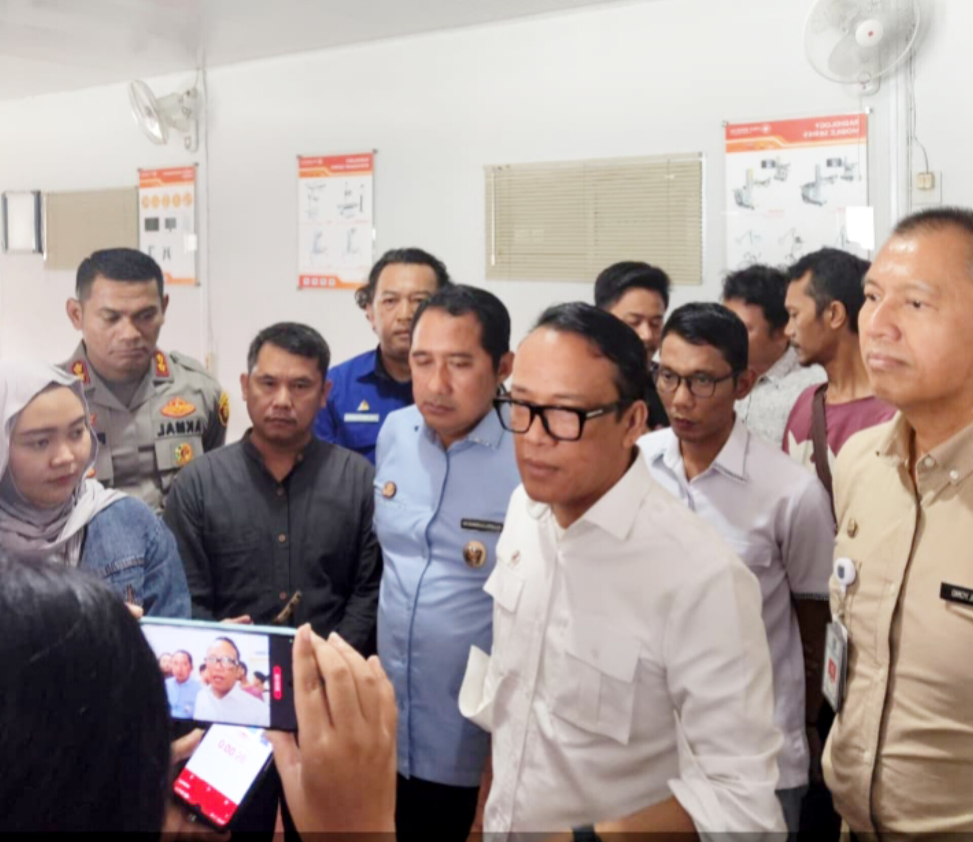 Komisi D DPRD Depok Dampingi Wamenaker Pastikan Hak Buruh di PT Poli Medical