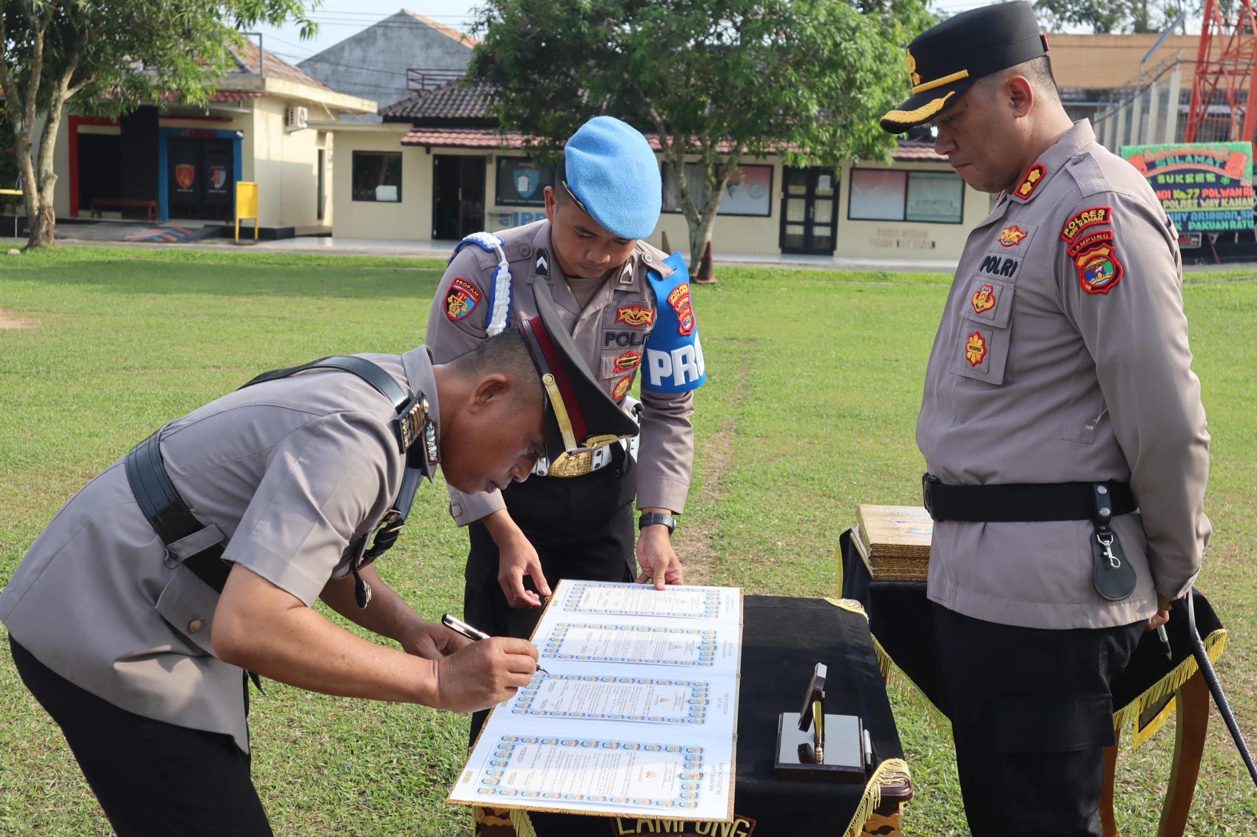 Dukung Pelaksanaan Tugas Kepolisian, Kapolres Way kanan Pimpin Upacara Pelantikan dan Sertijab