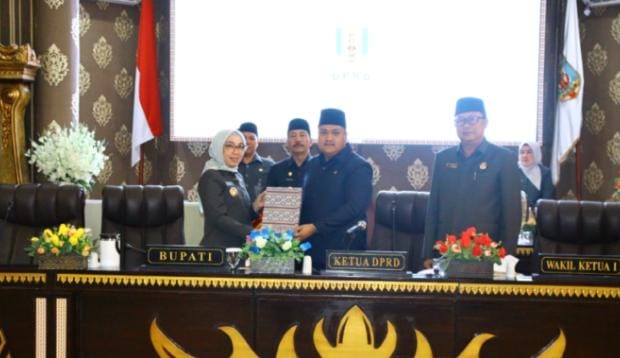 Bupati Way Kanan Sampaikan Rancangan Perubahan KUA-PPAS Tahun Anggaran 2025 02 Juli 2025