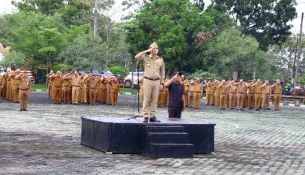 Pj. Sekda Arie Anthony Pimpin Apel Mingguan, Tekankan Pentingnya Sinergi Untuk Wujudkan Visi Way Kanan 07 Juli 2025