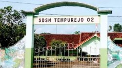 Di Duga Kepala Sekolah SDN 2 Tempurejo Bekerja Sama Dengan Komite Menjual Buku